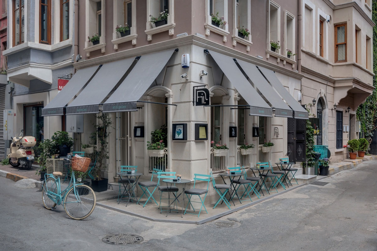 Bookshop-Cafe in Istanbul