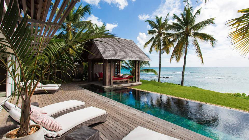 Beachfront villa in Mauritius