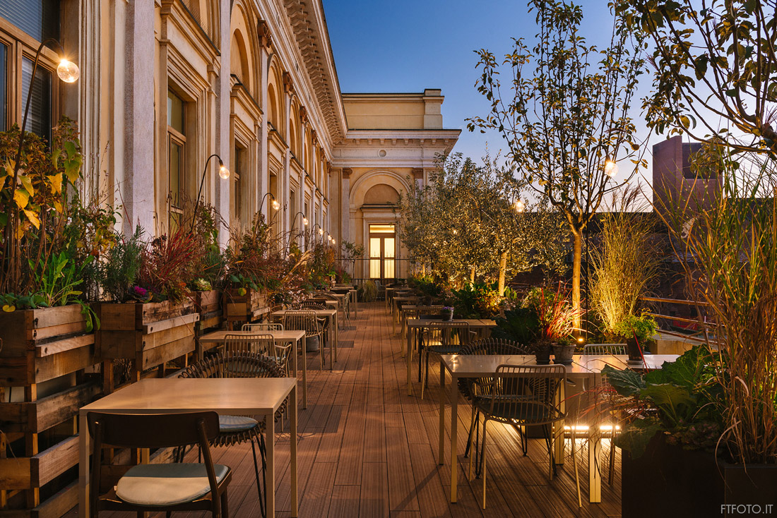 Alfresco dining in Novara