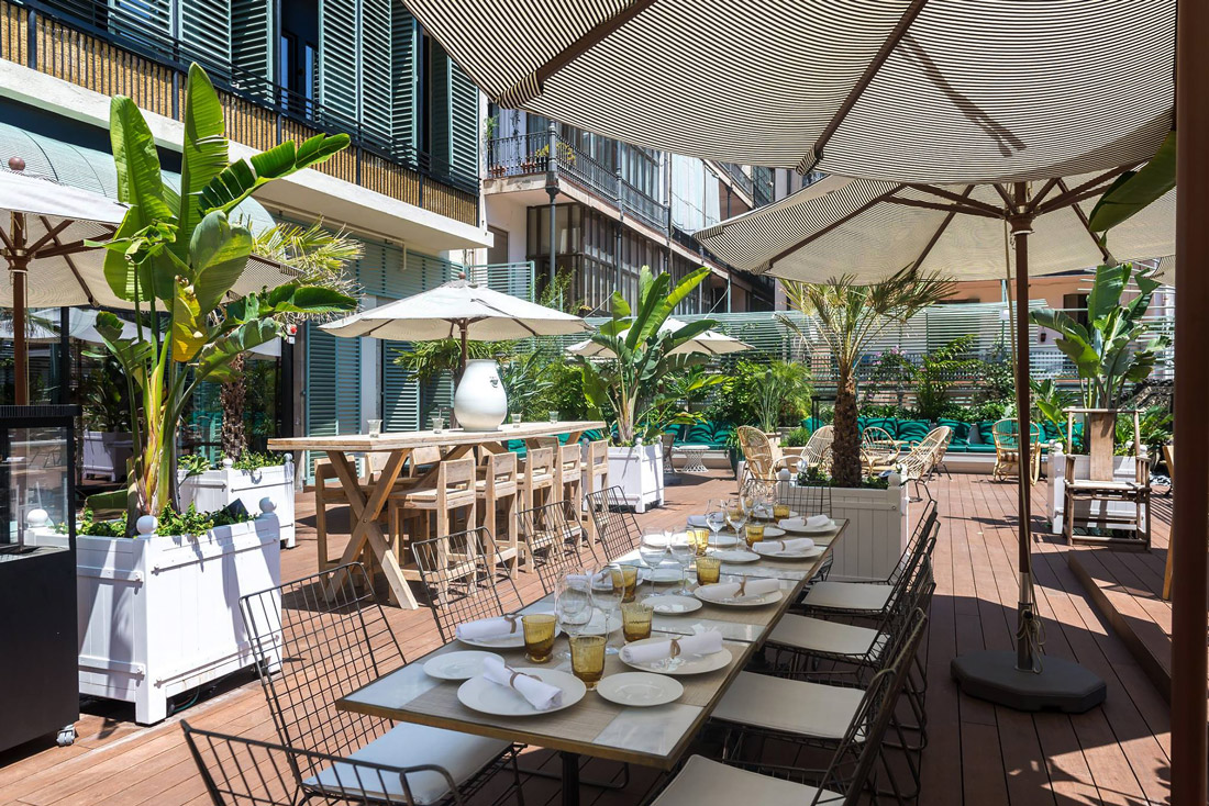 Restaurant with patio in Eixample