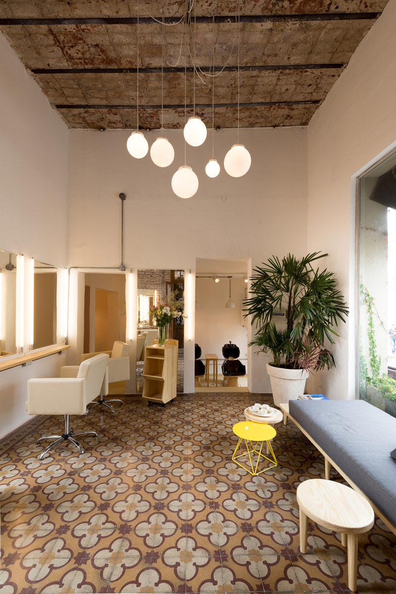 Beautifully designed hair salon